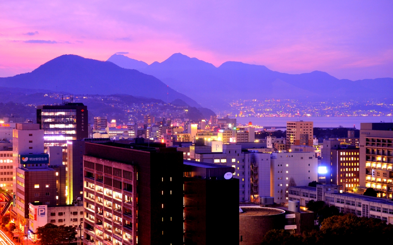 県庁から高崎山、別府湾」の夜景壁紙・写真｜気まぐれな旅人