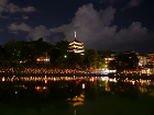興福寺と小さな燈花